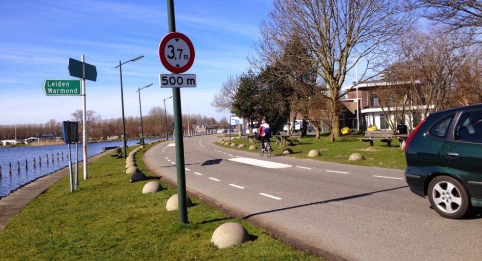 A sunday bike ride around Ringvaart near Amsterdam