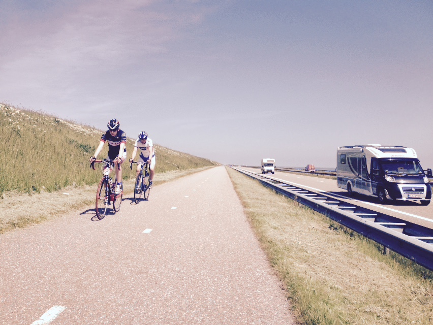Cyclists Afsluitdijk